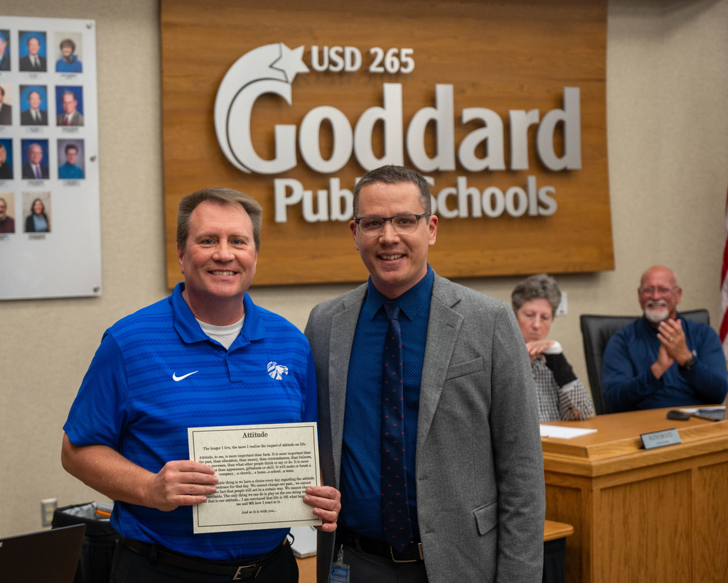Dirk Ankerholz, alongside Nick Grummert, after receiving the USD 265 Attitude Award