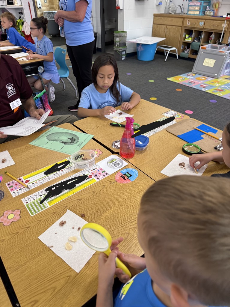 Last Friday, Mrs. Moses’ class had a visit from the master gardeners from the Sedgwick County Extension Office! The students had so much fun dissecting seeds, listening to a story, completing a labeling chart, and planting their own seeds. We’re excited for them to bring their plants home in a few weeks! 