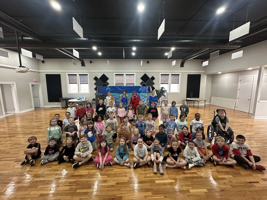 The Puppet Ladies put on an amazing show for 1st Grade this morning!! 🦀🌊we are so thankful for the Goddard community!