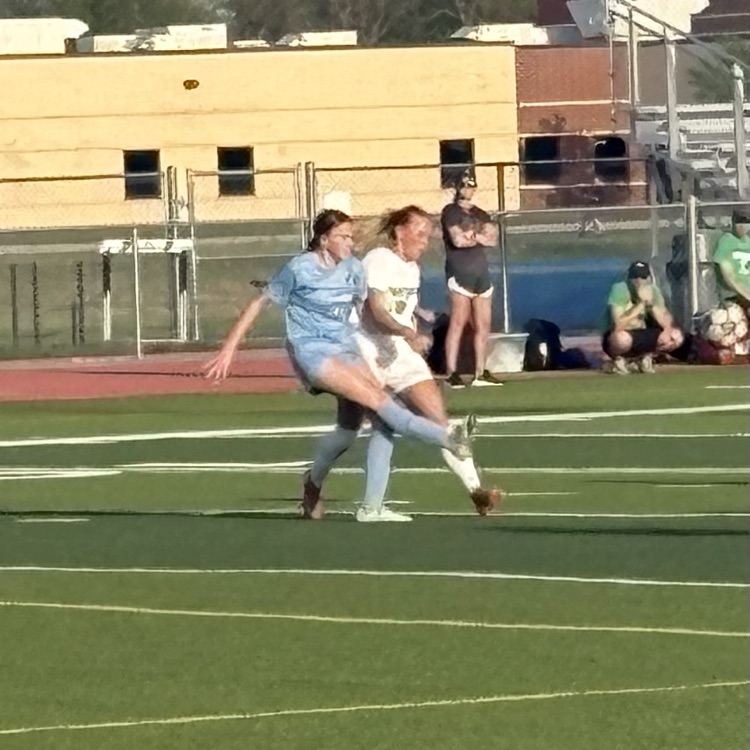 Tigers 1 - Panthers 0 at the half on the pitch. 