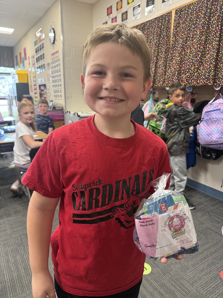 🍩 DRUM ROLL, PLEASE... 🥁 The moment you've been waiting for! Our Donuts with Grownups raffle winners have been drawn! And the lucky winners are: ✨ Jax Thornburg ✨Ashley Zepeda-Encinas ✨ Zannah Liedl These students hit the jackpot! Congrats to our winners and HUGE thanks to everyone who came out to munch donuts and grab great books! 📚🎉 Morning announcements of the winners:  https://drive.google.com/file/d/1G6nBIY-kvdk0y_qKb_fsBga4VBD39wWW/view?usp=sharing