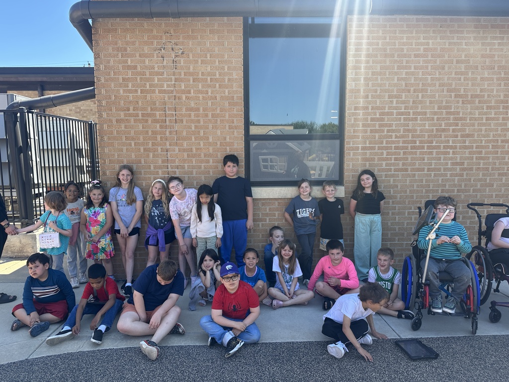We celebrated the end of the school year with our May Circle of Friends event! We had some yummy pizza and soaked up the sun. We are so thankful for our friends and the first few months of this program. 🍕☀️🛝