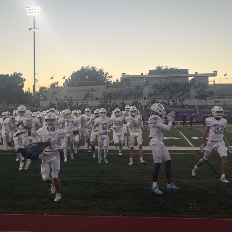 Tiger football leads 15-13 after the 1st quarter in Ark City. 