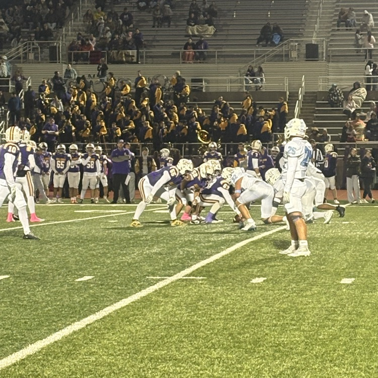 Tiger football leads 15-13 after the 1st quarter in Ark City. 