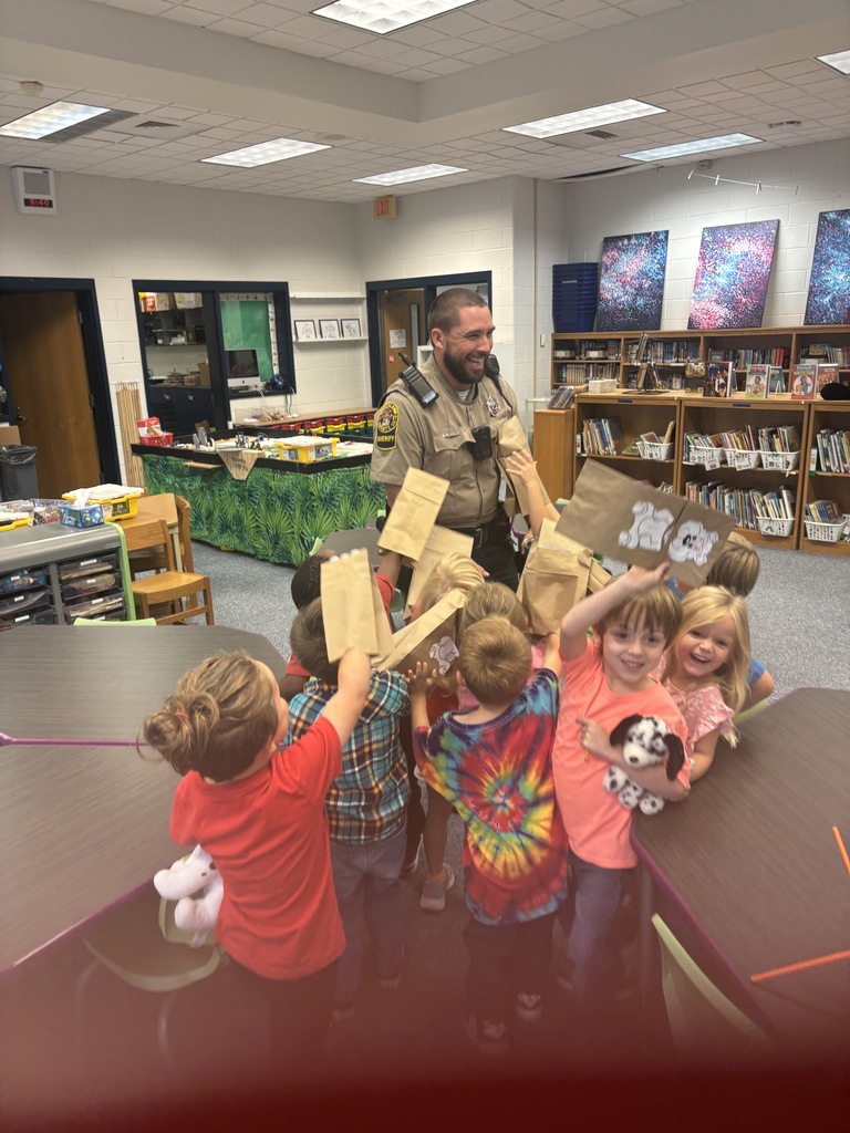 Prek with bear puppets