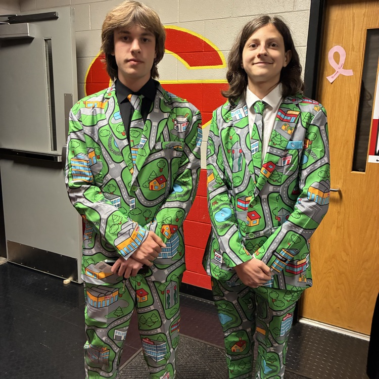 students dressed up for homecoming 