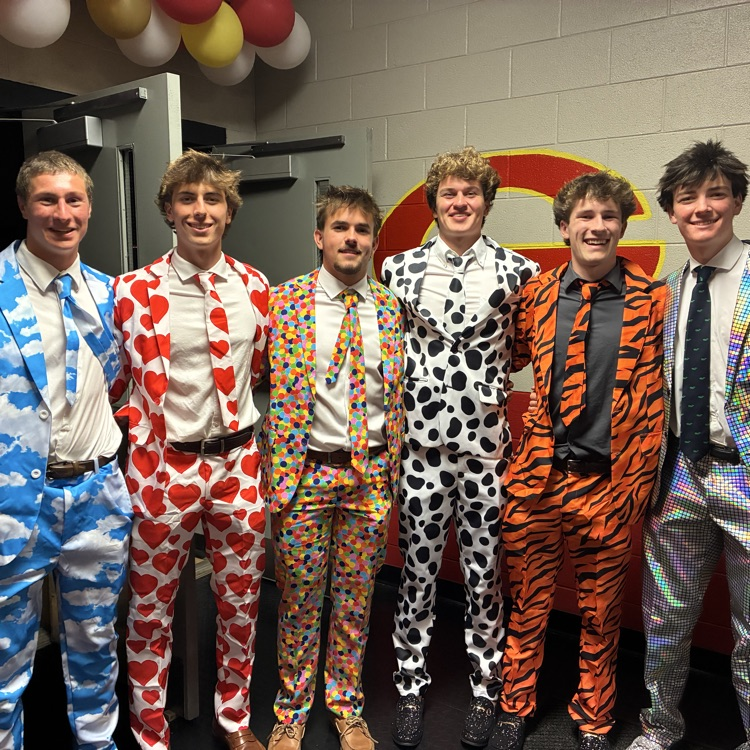 students dressed up for homecoming 