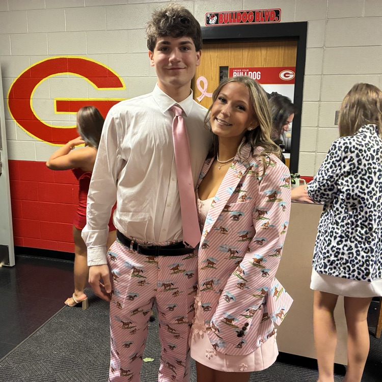 students dressed up for homecoming 