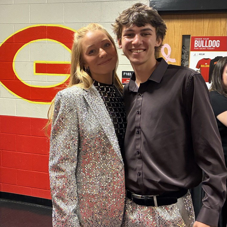 students dressed up for homecoming 