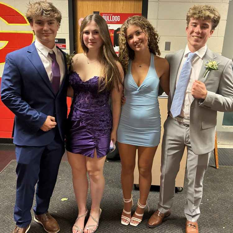 students dressed up for homecoming 