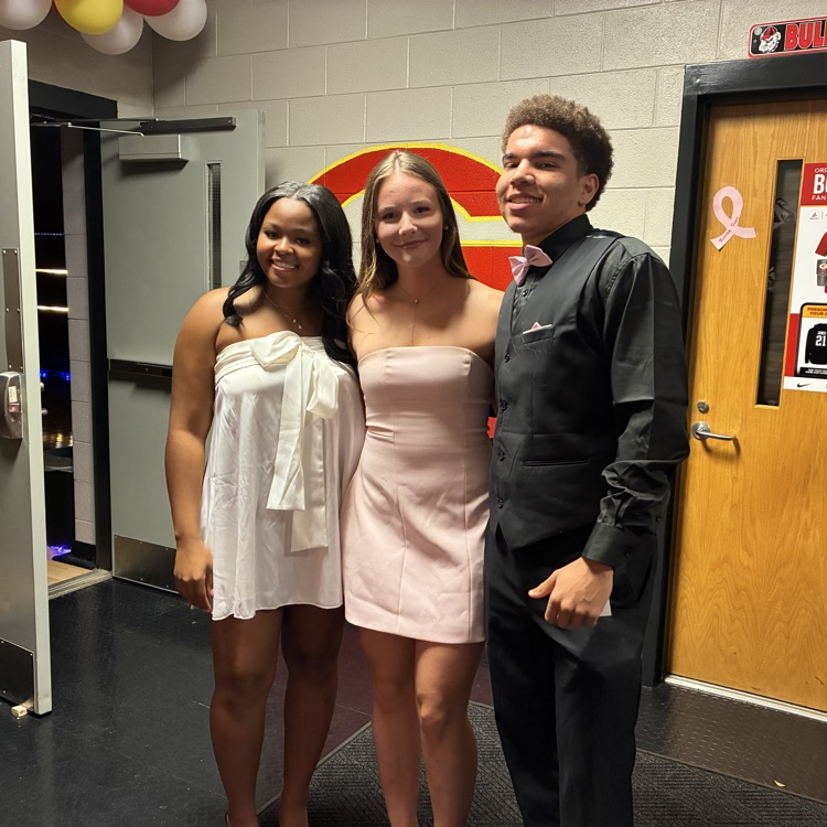 students dressed up for homecoming 