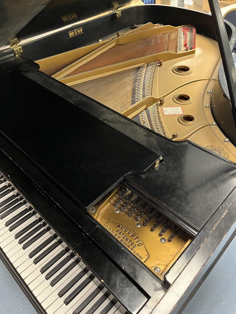 Piano Open Front