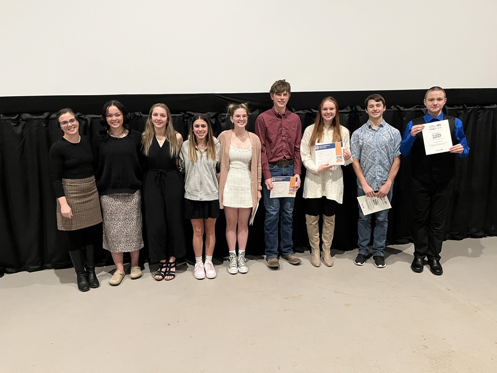 Contestants and sponsor