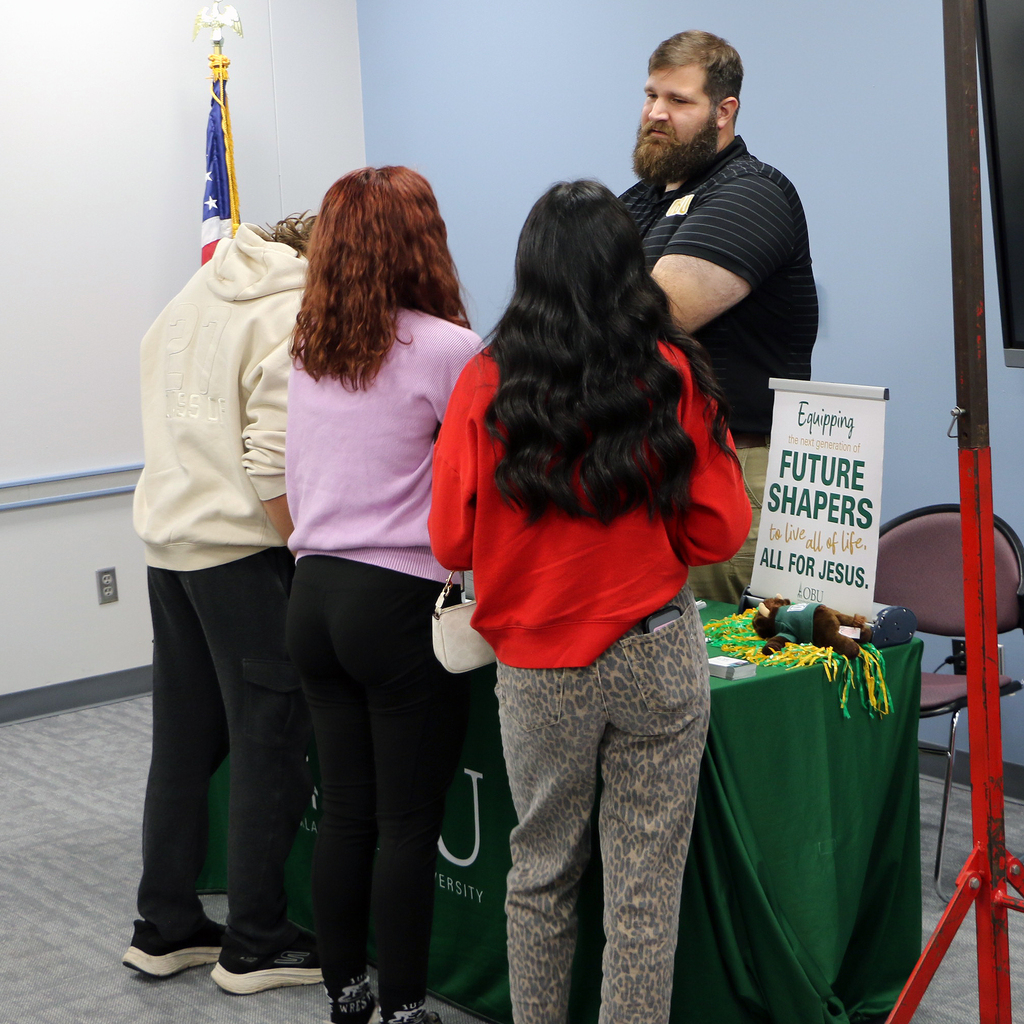GCTC students at the College and Military Fair