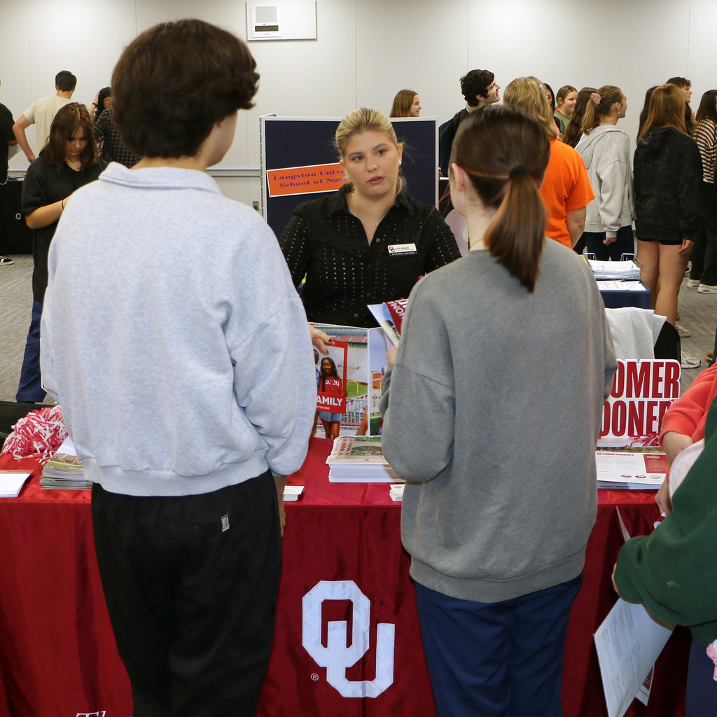 GCTC students at the College and Military Fair