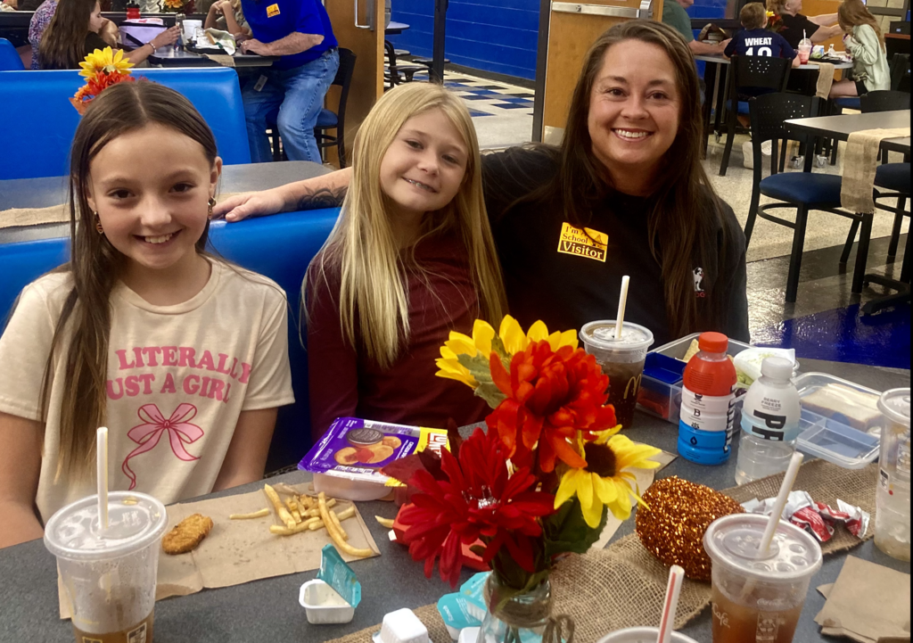 Celebrating the Joy of Grandparents at TES 💙 Today, our Second- and Fifth-Grade students enjoyed a special lunch with their grandparents, celebrating family and creating memories to treasure. We’d love to see your favorite moments—share your photos in the comments! Tomorrow's Schedule: • Fourth Grade – 11:50 AM • Third Grade – 12:25 PM