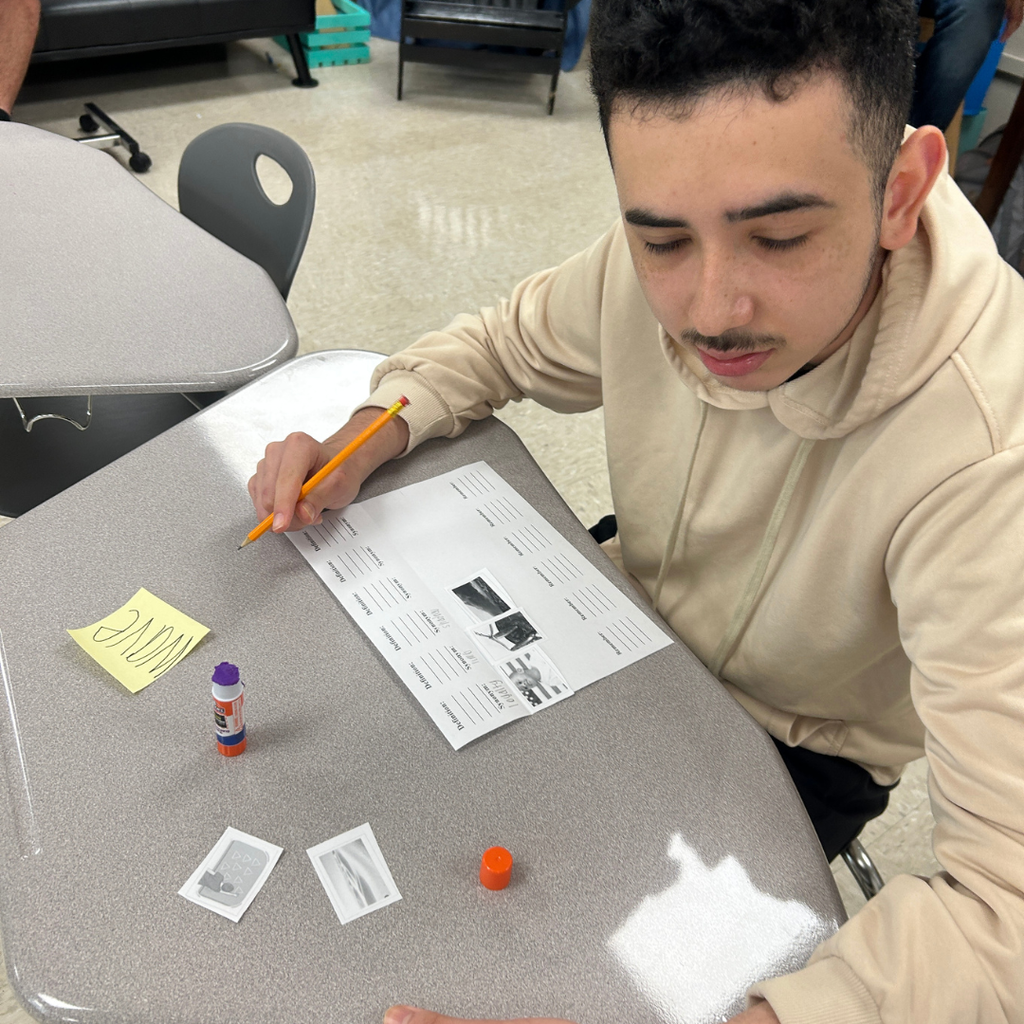 For Unplugged Wednesday, Mrs. Freeman’s literature students engaged in a hands-on vocabulary development activity using the Read/Cover/Remember/Retell strategy.