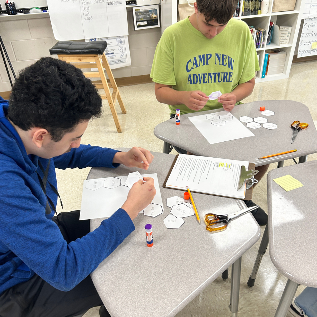 During Wireless Wednesday in Mrs. Freeman’s room, students created theme posters and participated in hands-on learning using the Hexagonal Thinking Strategy. This strategy supports students in developing deeper understanding of the content by organizing their thinking in visual and dynamic ways.  