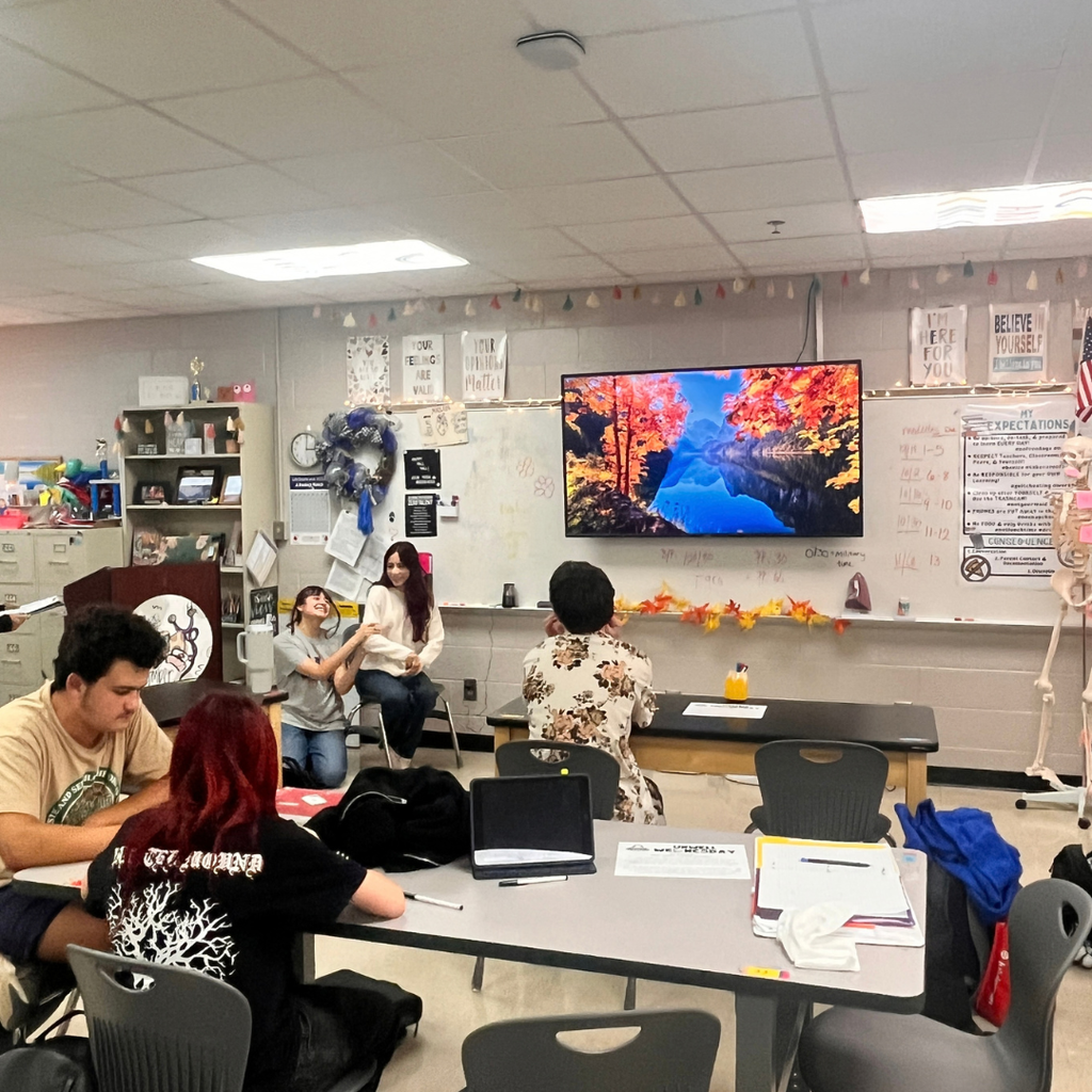 📣 Communication is key in healthcare! 🩺  This week, students in Mrs. Lee's Intro to Healthcare class explored the importance of effective communication in healthcare settings. Through creative role-playing activities, students tackled real-world scenarios involving patients of different ages and situations, practicing the skills needed to communicate with professionalism, empathy, and care. We are proud of their creativity, teamwork, and outstanding effort! 