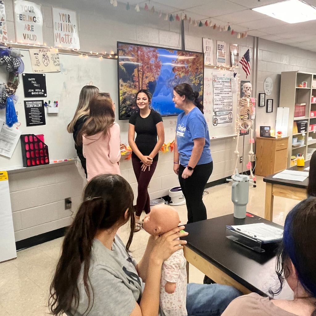 📣 Communication is key in healthcare! 🩺  This week, students in Mrs. Lee's Intro to Healthcare class explored the importance of effective communication in healthcare settings. Through creative role-playing activities, students tackled real-world scenarios involving patients of different ages and situations, practicing the skills needed to communicate with professionalism, empathy, and care. We are proud of their creativity, teamwork, and outstanding effort! 