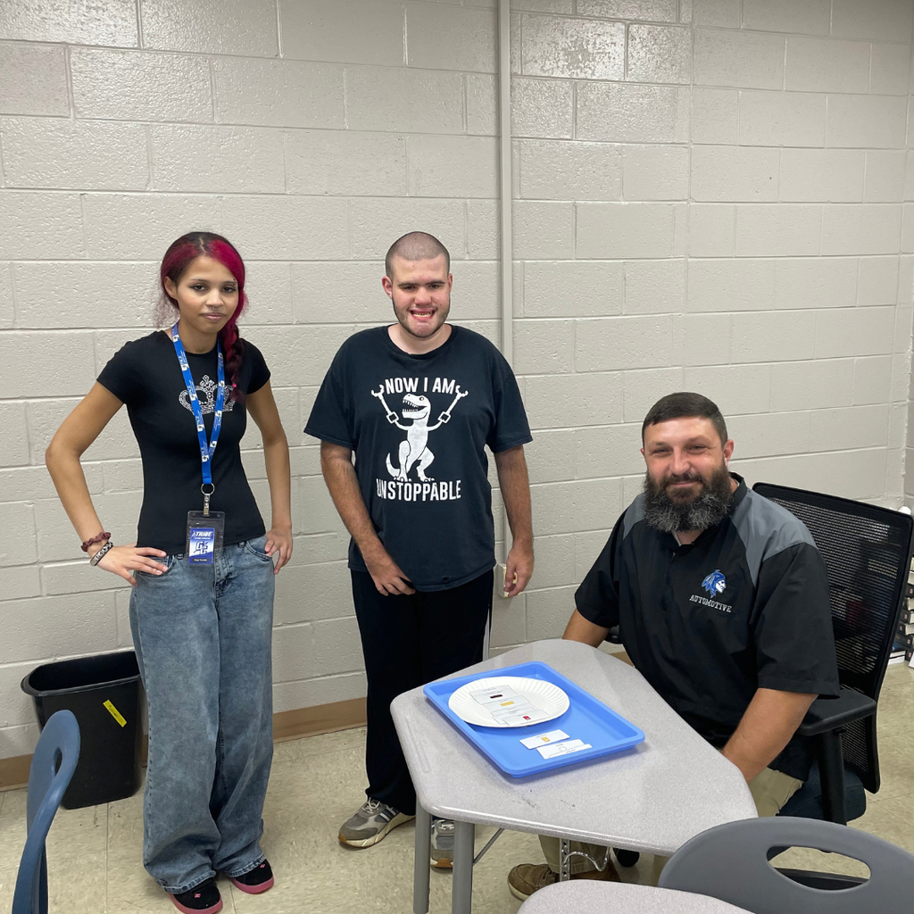 A few of Mrs. Albright’s Teaching as a Profession Level 3 students put their teaching skills into practice today with students from Coach Greer, Coach Coots, and Mrs. Hicks’ classes!