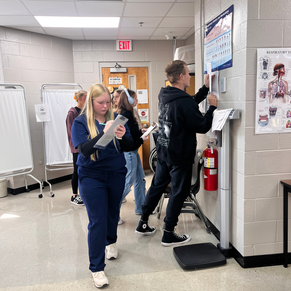 🦴💙 Mrs. Lee’s Essentials Healthcare class has been exploring the skeletal system this week, and today learning got a little more interactive! Students participated in “Skeletal Speed Dating,” rotating through stations to identify and learn about the bones of the human body. Hands-on activities like this help bring anatomy to life while making learning fun and engaging. #GordonCentral #HealthcareEducation #HandsOnLearning #FutureHealthcareProfessionals #SkeletalSystem 🦴✨