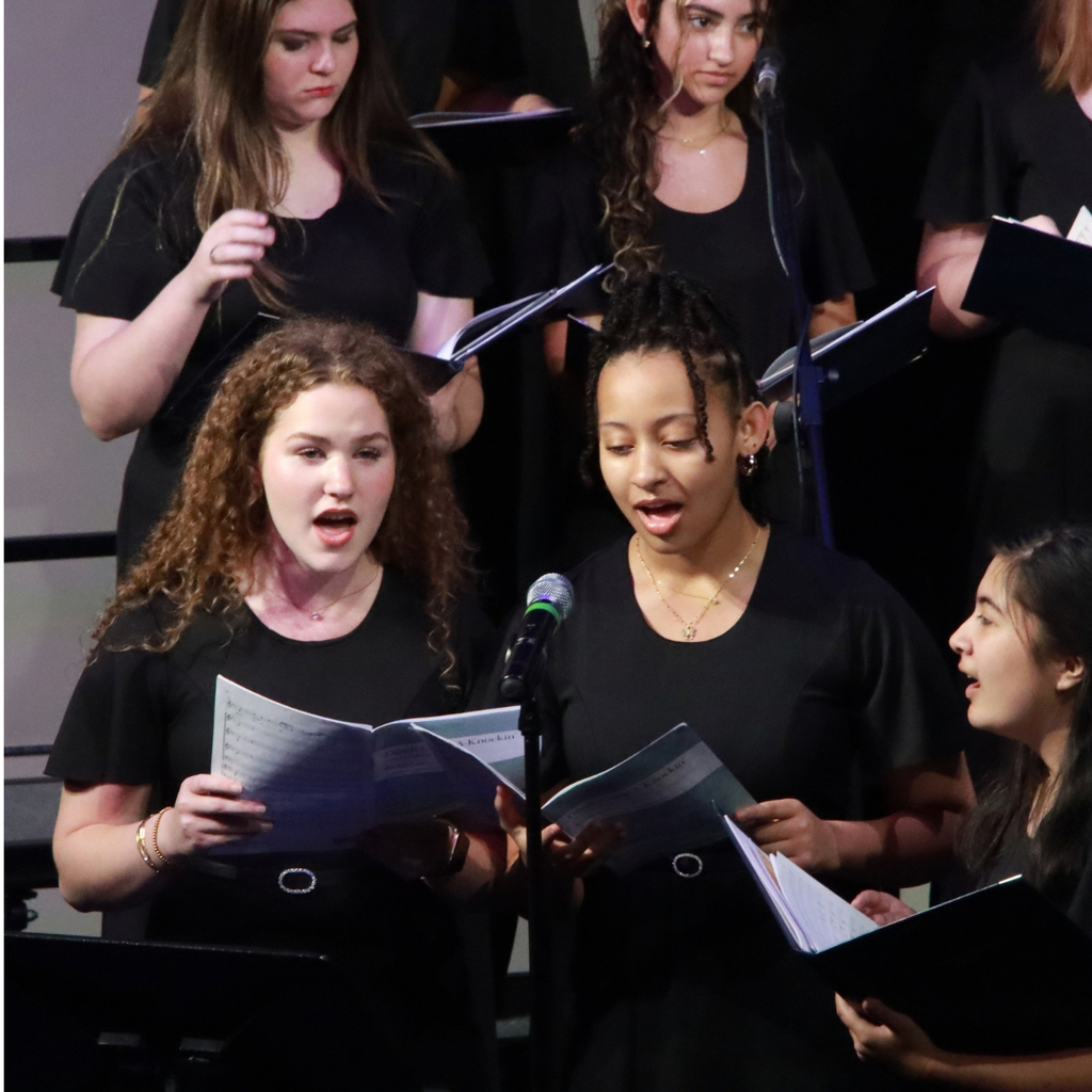 Gordon Central Chorus students performing at their Fall Chorus Concert