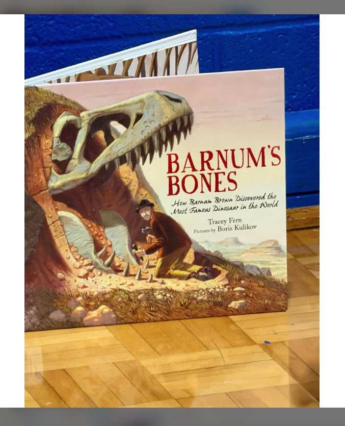 Mr. Terry Allee entertained Kindergarten-2nd Grade students with an interactive presentation of Barnum Brown. The archeologist who found the first bones of the Tyrannosaurus Rex 🦖. Students were engaged in the storytelling by Mr. Allee. Thank you for such an amazing experience!
