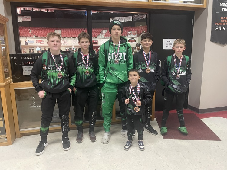 youth wrestlers