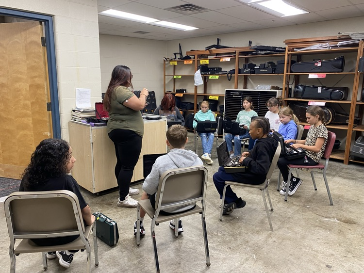 The 6th grade band’s first day with instruments was a big success thanks to some help from the GHS marching band leadership!