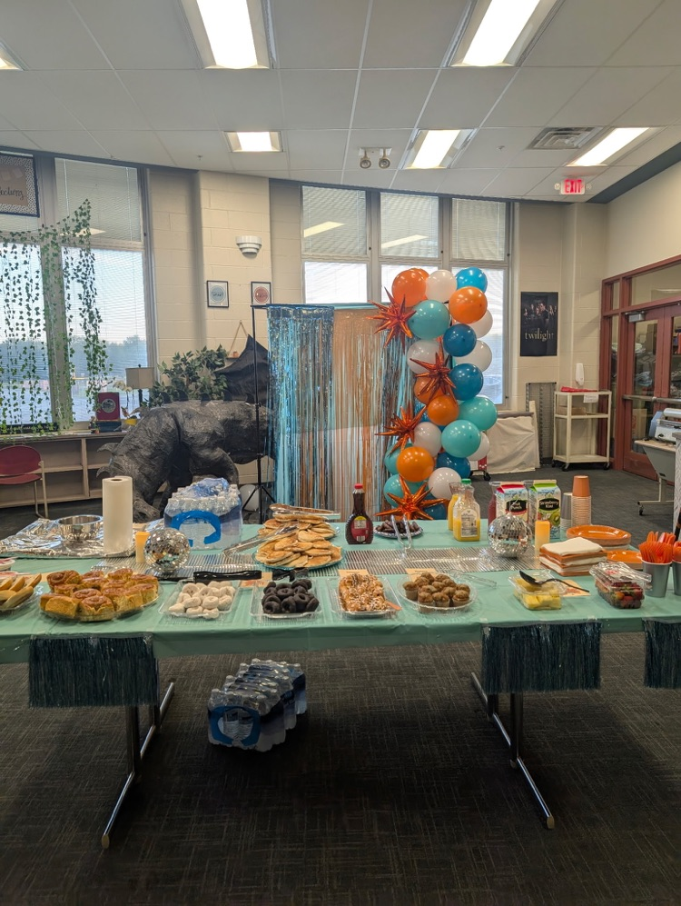 🎶 Swifties, snacks, and Singo—oh my! Thanks to Mrs. Slagle and Ms. Carrie, the GMS library was turned into the ultimate Taylor Swift listening lounge.