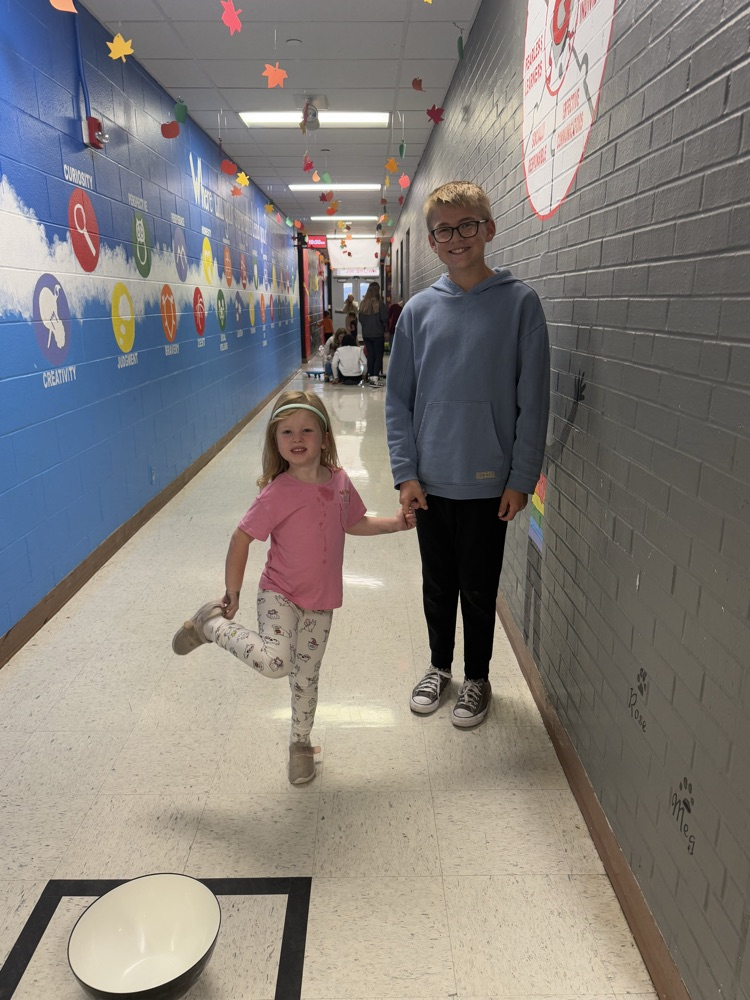 The GMS Leo Club kids had a great time celebrating at the Fall Festival Fun event with Mrs. Burns’s full day preschool class this morning.