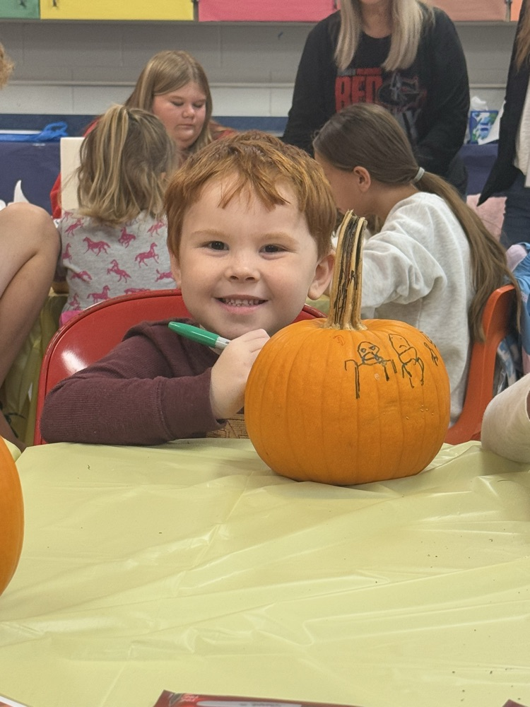 The GMS Leo Club kids had a great time celebrating at the Fall Festival Fun event with Mrs. Burns’s full day preschool class this morning.