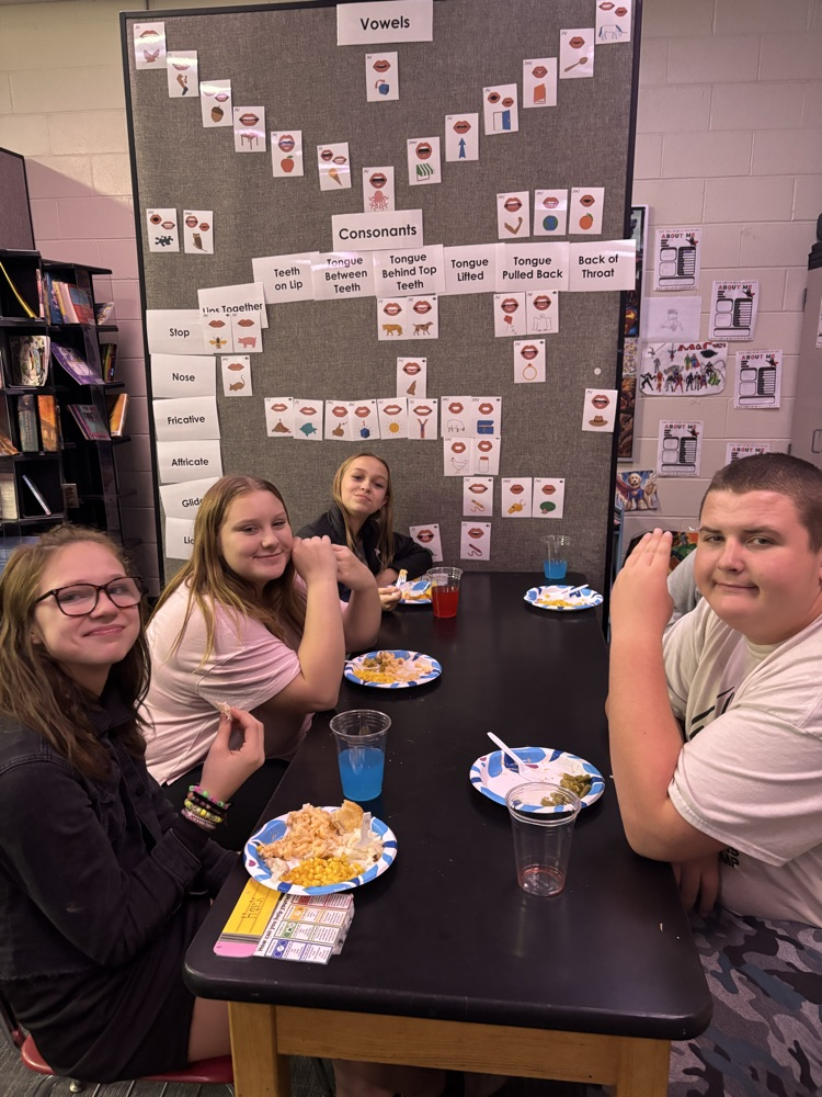 Mr. Hines and Mrs. Kallmeyer's GMS classes enjoyed cooking and eating a Thanksgiving Feast. They also enjoyed a fun thanksgiving themed scavenger hunt/escape room! 