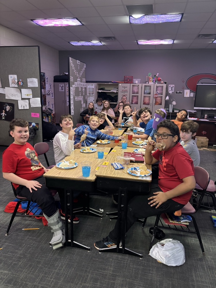 Mr. Hines and Mrs. Kallmeyer's GMS classes enjoyed cooking and eating a Thanksgiving Feast. They also enjoyed a fun thanksgiving themed scavenger hunt/escape room! 