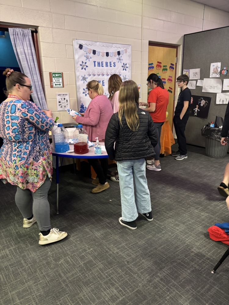 Mr. Hines and Mrs. Kallmeyer's GMS classes enjoyed cooking and eating a Thanksgiving Feast. They also enjoyed a fun thanksgiving themed scavenger hunt/escape room! 