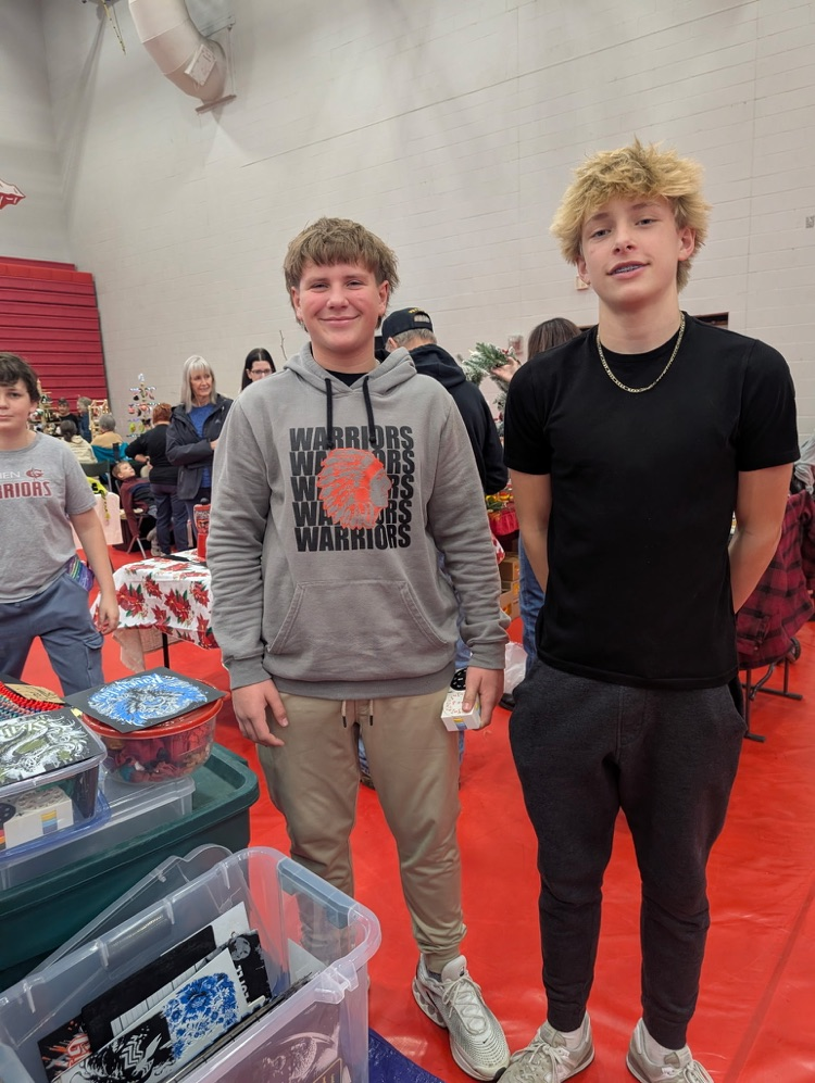 Over the weekend Goshen Middle School’s Leo Club had the opportunity to serve at the Holly Fair. They also had the honor of carrying the banner for the Goshen Chamber of Commerce’s Hometown Christmas parade. We are so proud of our Warriors! 