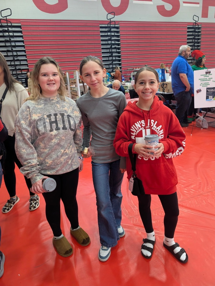 Over the weekend Goshen Middle School’s Leo Club had the opportunity to serve at the Holly Fair. They also had the honor of carrying the banner for the Goshen Chamber of Commerce’s Hometown Christmas parade. We are so proud of our Warriors! 