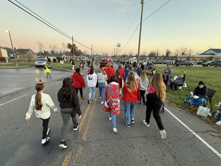 Over the weekend Goshen Middle School’s Leo Club had the opportunity to serve at the Holly Fair. They also had the honor of carrying the banner for the Goshen Chamber of Commerce’s Hometown Christmas parade. We are so proud of our Warriors! 