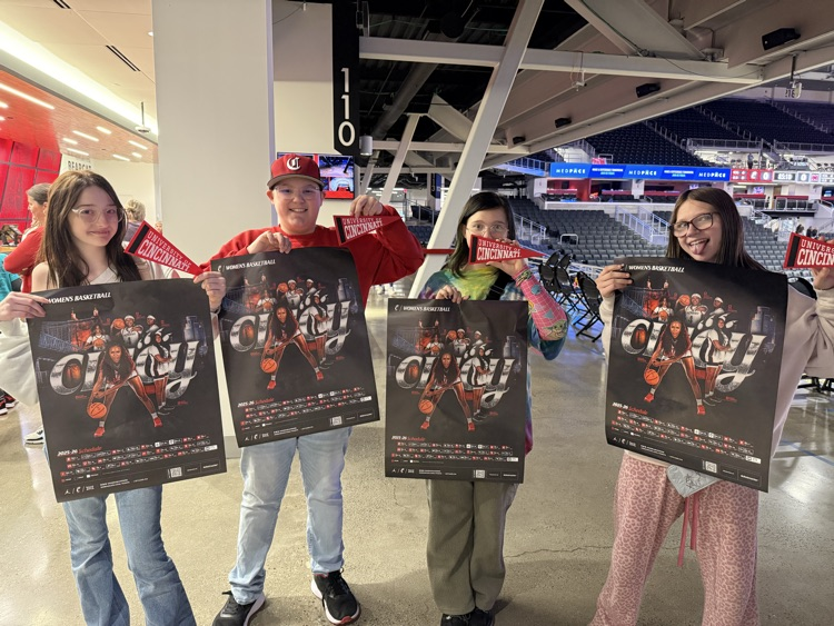 GMS 8th grade students in Mrs. DeNu's classes took a field trip down to the University of Cincinnati today for their education day! 