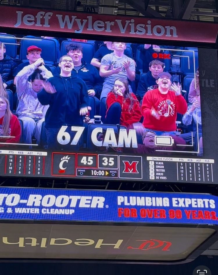 GMS 8th grade students in Mrs. DeNu's classes took a field trip down to the University of Cincinnati today for their education day! 
