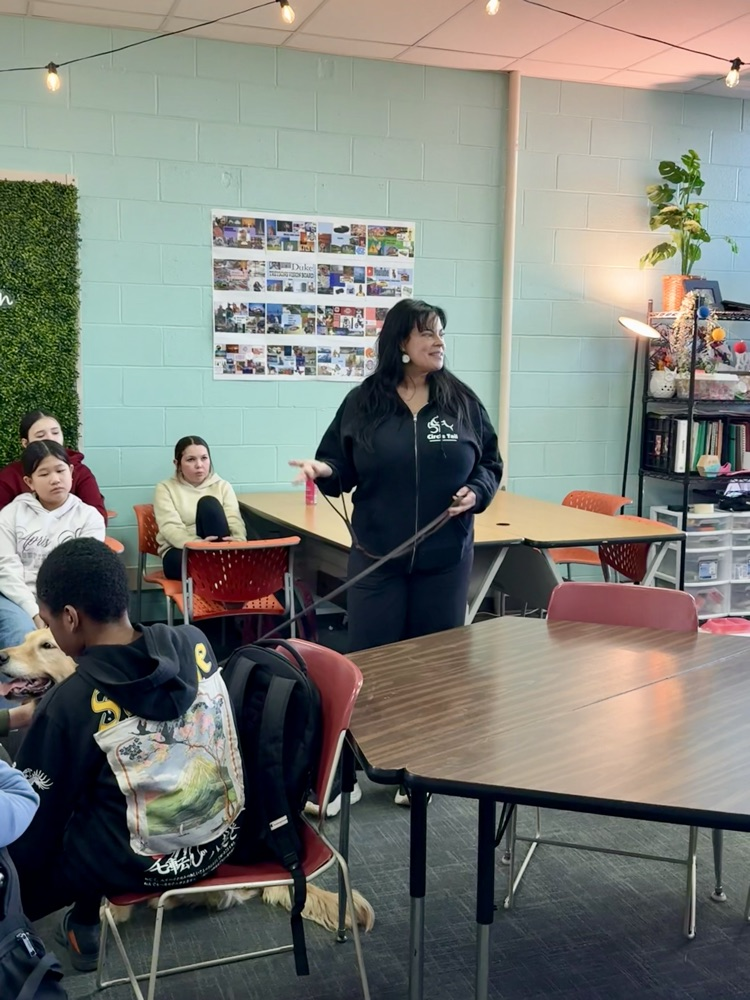 Students visit with Circle Tail ambassadors!