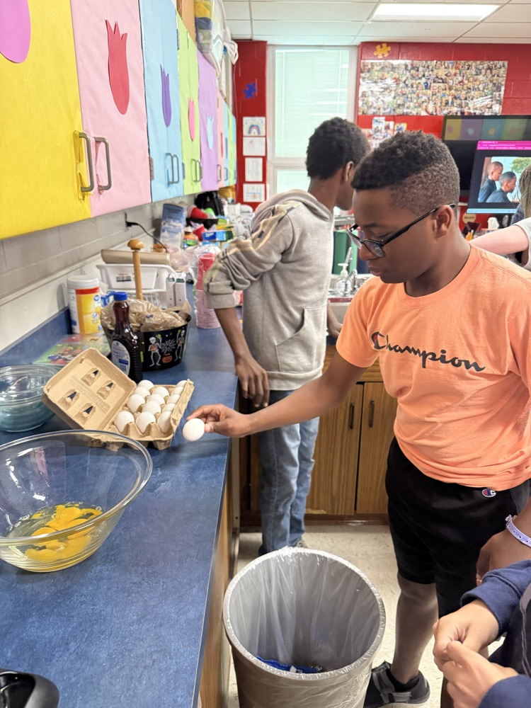 Students in Mrs. Mirus’s class enjoyed learning how to make biscuits and gravy, pancakes and scrambled eggs this morning. The results were delicious! #lifeskills