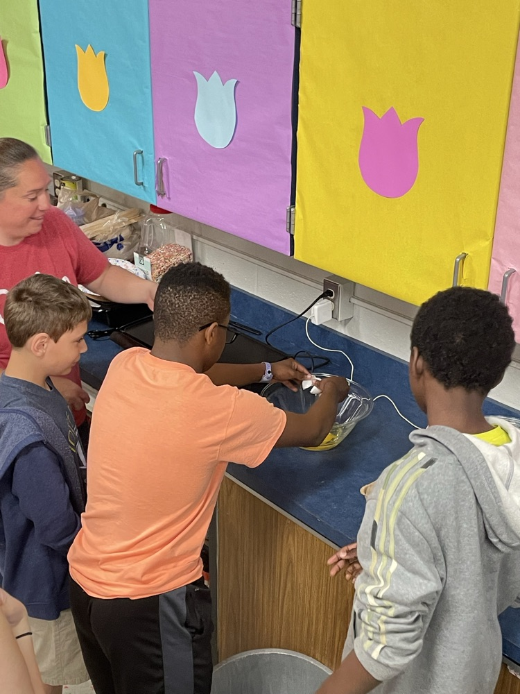 Students in Mrs. Mirus’s class enjoyed learning how to make biscuits and gravy, pancakes and scrambled eggs this morning. The results were delicious! #lifeskills