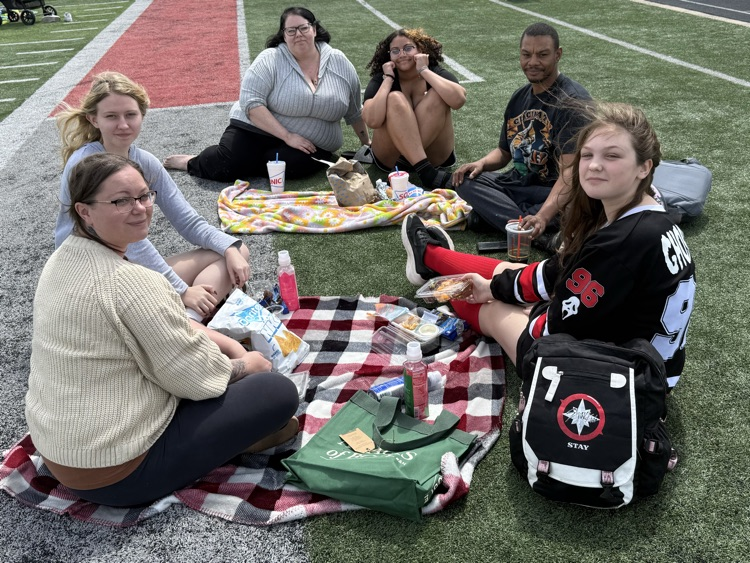 GMS 8th grade students had their awards ceremony and the very last "Picnic With My Peeps" today! It was awesome to see so many parents today! 