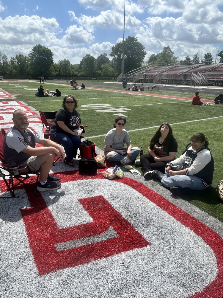 GMS 8th grade students had their awards ceremony and the very last "Picnic With My Peeps" today! It was awesome to see so many parents today! 