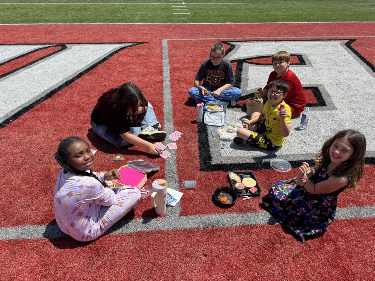 Sixth grade teacher, Mrs. McKeever, created the "Warrior Pen Pal Club" this year. She partnered with Mrs. Tunison’s third grade class and they all became pen pals! They’ve been writing to each other all year and today some of them got to meet!! 