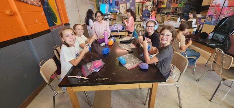 GMS students in Mrs. Mink's art classes have been super creative this week! She offers Crocheting and Doodling as a selection and here are some photos from this week!