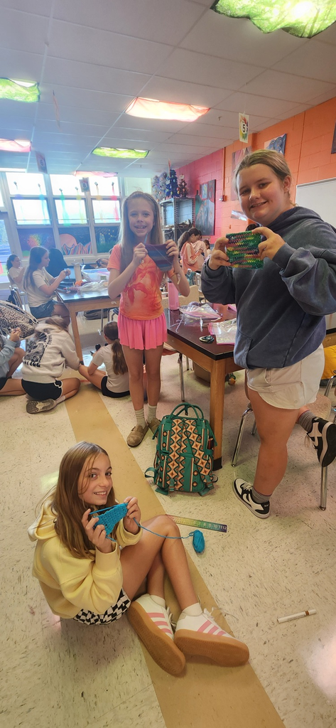 GMS students in Mrs. Mink's art classes have been super creative this week! She offers Crocheting and Doodling as a selection and here are some photos from this week!