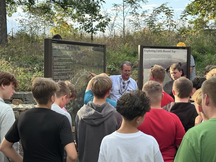 🇺🇸Our 8th graders kicked off their Washington, D.C. trip today with an unforgettable first stop in Gettysburg!